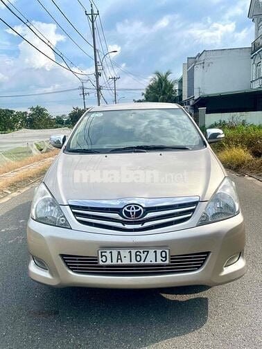 NHÀ BÁN INNOVA V AT (tự động) ĐỜI 2011 CƯC ZIN