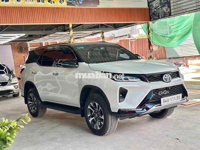 Toyota Fortuner 2024 Legender 2.4 AT 4x2 - 6700 km