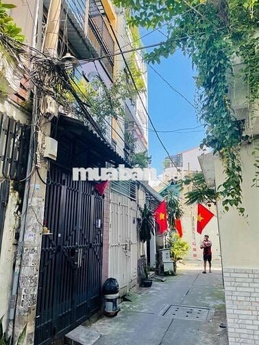 Chính chủ bán nhà khu đệ nhất khách sạn