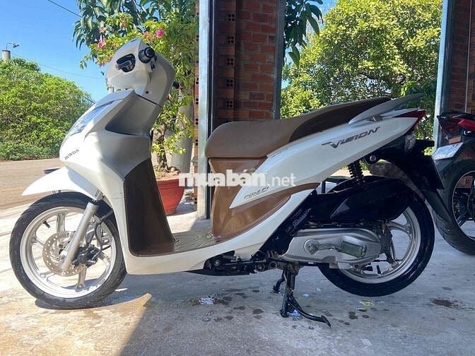 VISION 2013 MẪU CUỐI ĐỜI ĐẦU XE MÀU TRẮNG ĐẸP