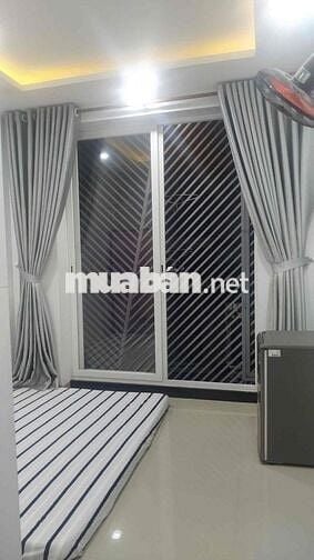 Studio bancon siêu thoáng ngay trung tâm Q4