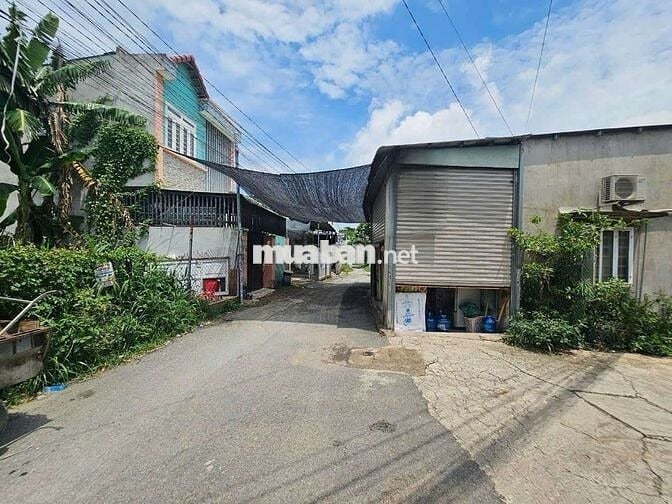 Nhà cấp 4 gần trung tâm Y Tế, chợ Dĩ An 1 và BigC Go
