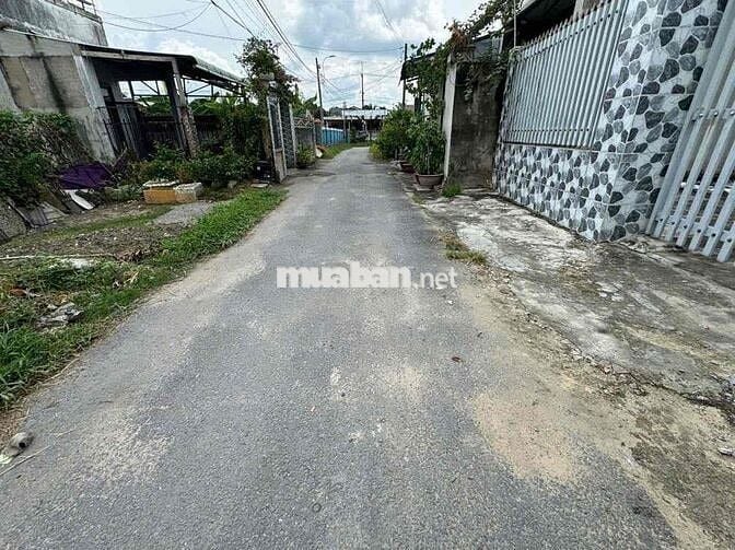 BÁN ĐẤT: 148m2  đất thổ cư cách chợ Lộc Hưng 2km - Trảng Bàng