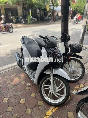 Xe máy Honda SH 150i 2015 đã qua sử dụng