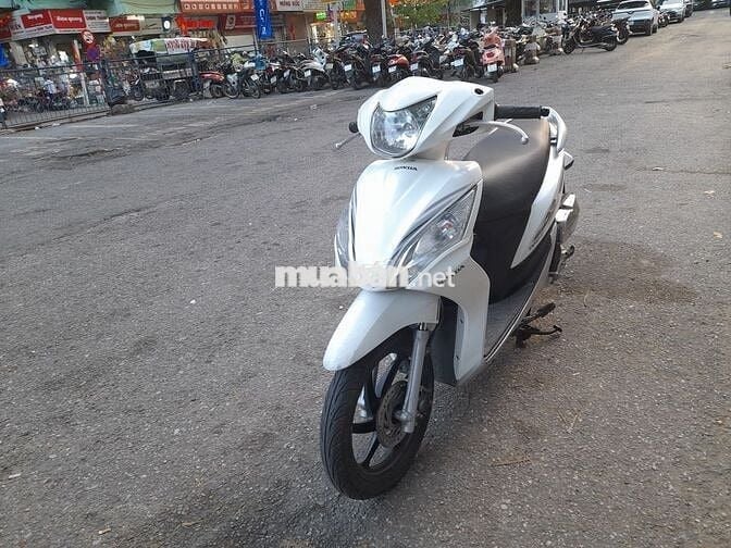 Gia đình cần bán xe Honda Vision bks hanoi  máy mó