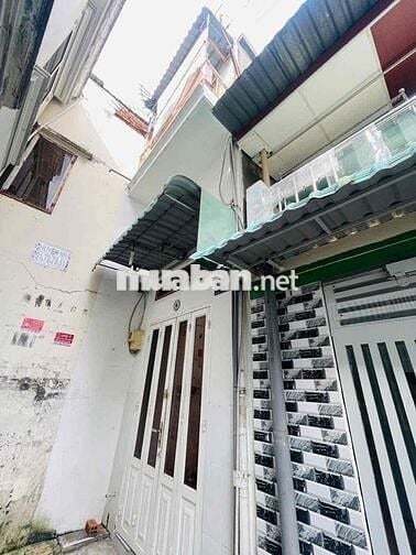 Bán Nhà Trệt. lững. lầu. 3 phòng. Phường 16. hẻm đẹp.