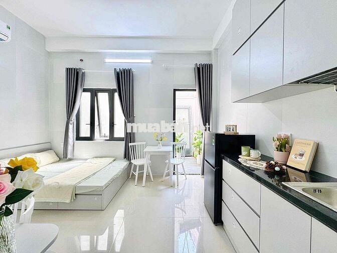 SIÊU PHẨM CĂN HỘ STUDIO BAN CÔNG FULL NỘI THẤT CÓ THÁNG MÁY