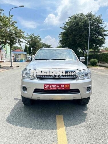 Toyota Fortuner 2010 2.7V 4x4 AT -