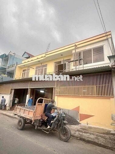 Kho Xưởng 16x18,5m 1Lầu Đúc Kiên Cố (DTSD 600m2) Hẻm 8m. Cẩu Tải