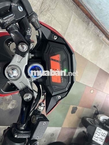 mới về SONIC (trắng đỏ) xe mới tin nhe ac oi