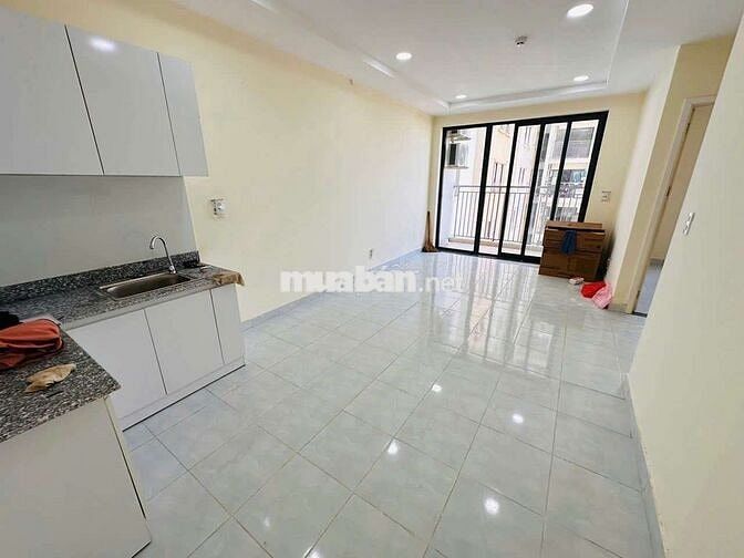 Cho thuê căn hộ có 2 ban công và 2 phòng ngủ 2 WC. 
68 Hương lộ 80