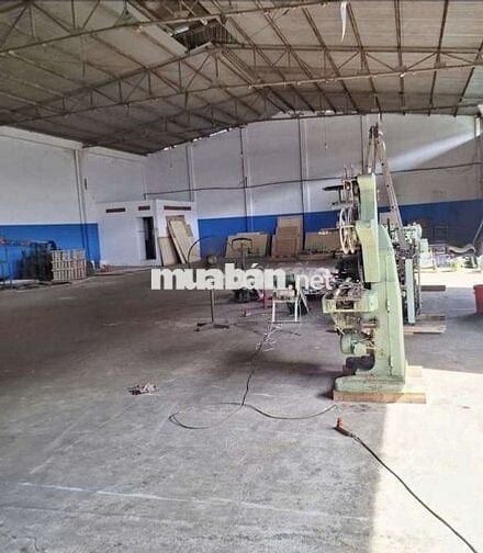 KHO,XƯỞNG GIÁ RẺ 670M² CHỈ CÓ 43TR/T, Đ LÊ TRỌNG TẤN