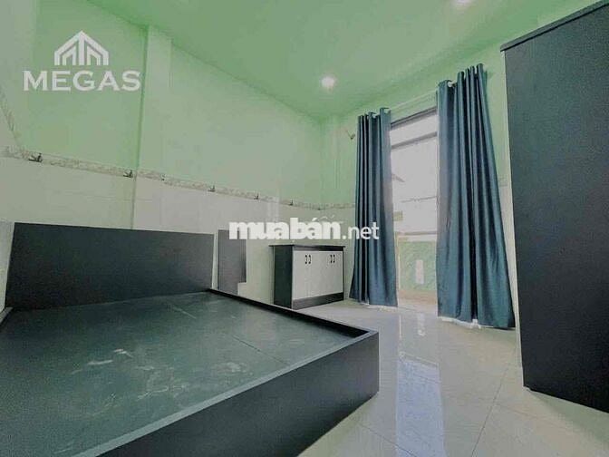 CHO THUÊ PHÒNG BAN CÔNG THOÁNG GẦN CẦU LVS Q3 - THANG MÁY