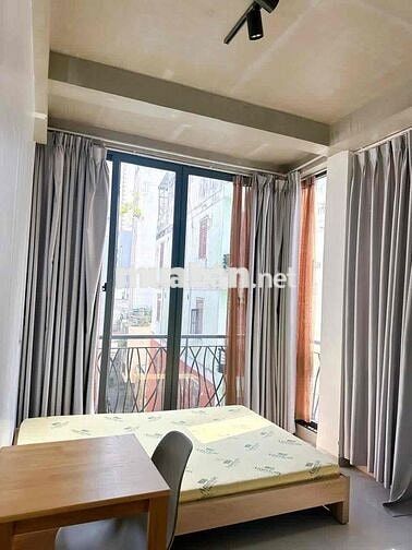 Cho thuê căn hộ Studio Ban công Q4 gần cầu Ông Lãnh, cầu Calmette