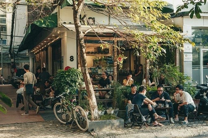 MÌNH NHƯỢNG LẠI QUÁN CAFE LÔ GÓC MẶT TIỀN 15M KHU HUỲNH THÚC KHÁNG