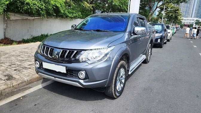 Khách ký gửi tìm chủ mới cho xe Mitsubishi tái pickup cabin kép