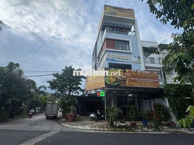 Cho thuê nhà căn góc gần ủy ban Phú Mỹ