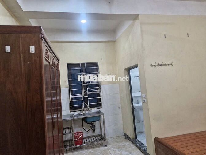 cho thuê phòng trọ mặt đường ngõ 99,Định công hạ Sân bóng định công