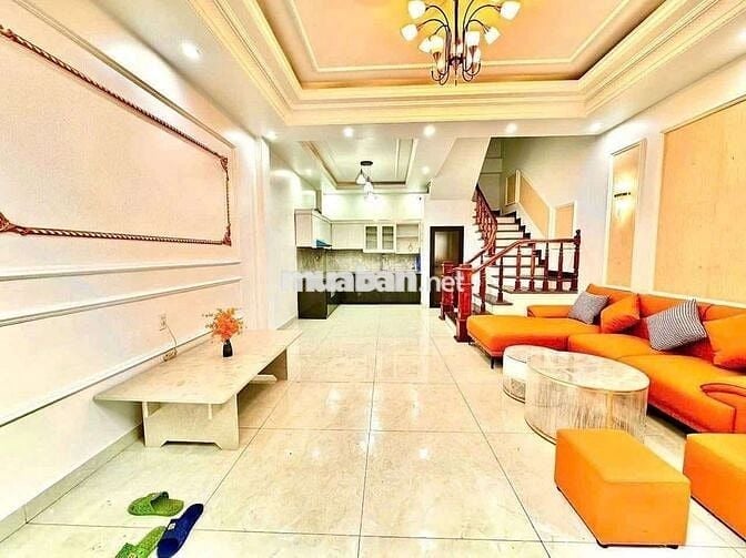 Bán nhà Mỹ Đình - gần bến xe - Full nội thất - 40m - 9.5 tỷ