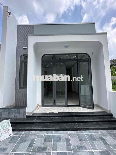 400Tr có nhà trệt mới đẹp sát QL13 tiện ích đầy đủ
