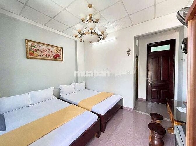 Nhà nguyên căn 3 tầng gần biển Nha Trang