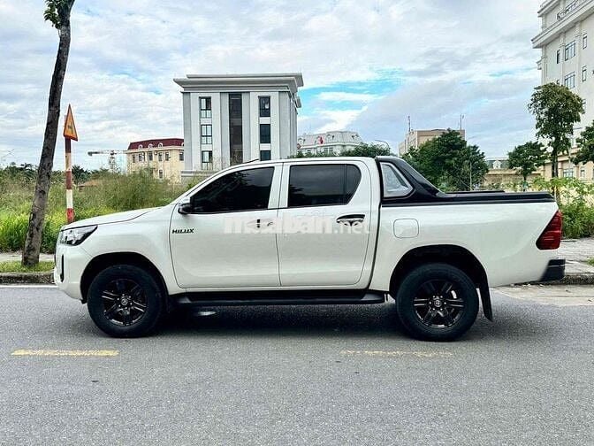 Toyota Hilux 2021 2.4E 4x2 AT xe đẹp nhất Thủ ĐôHn