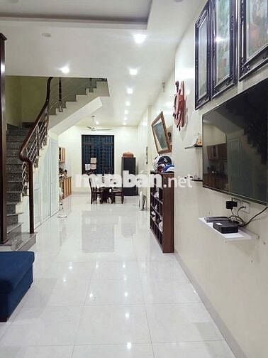 Cự Khối- Nguyên Căn 60m2 - 3 Tầng - Full Đồ - 7Tr