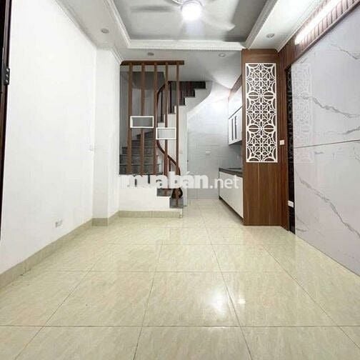 Kiếm đâu ra - 38m căn góc - Ô tô ngủ trong nhà - Sát phố - Đông Ngạc.
