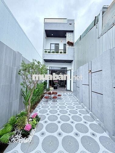 Nhà Đẹp 2 tầng Lê Thạch, ngay cổng Bến Xe Trung Tâm