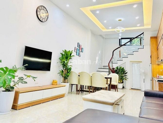 Tôi chính chủ bán nhà 4 tầng 1 tum, 45m thuộc đường An Đào, oto đỗ ngõ
