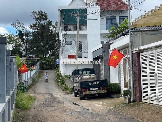 NGUYỄN HỮU CHỈNH TRUNG TÂM PHƯỜNG 2 -TP.BẢO LỘC DT213M2 SẴN 100 THỔ CƯ