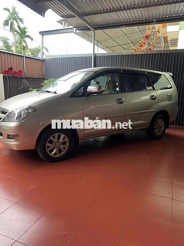 Toyota Innova 2008 G - 100000 km