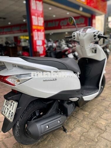 Xe máy Honda Lead màu trắng sản xuất 2013
