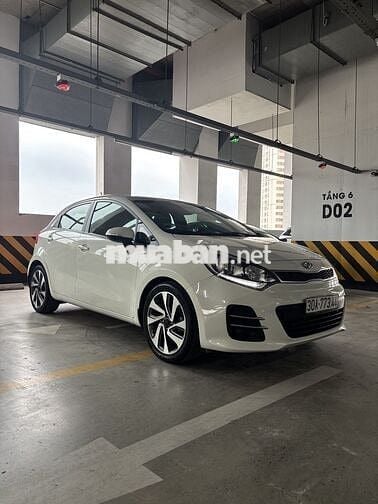 Chính chủ xe gia đình đang sử dụng - Kia Rio 2015