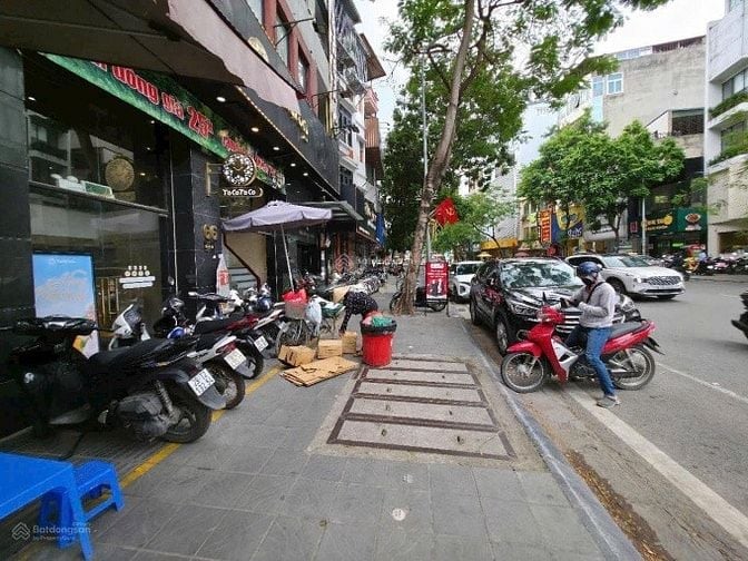 Nhà 2T mặt phố Lê Thanh Nghị-Trần Đại Nghĩa vỉa hè kd sầm uất dt 52m 