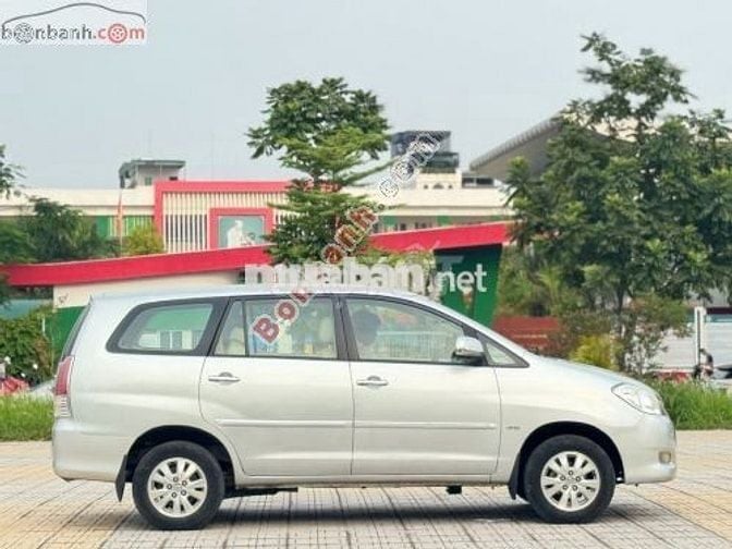 Toyota Innova G 2010