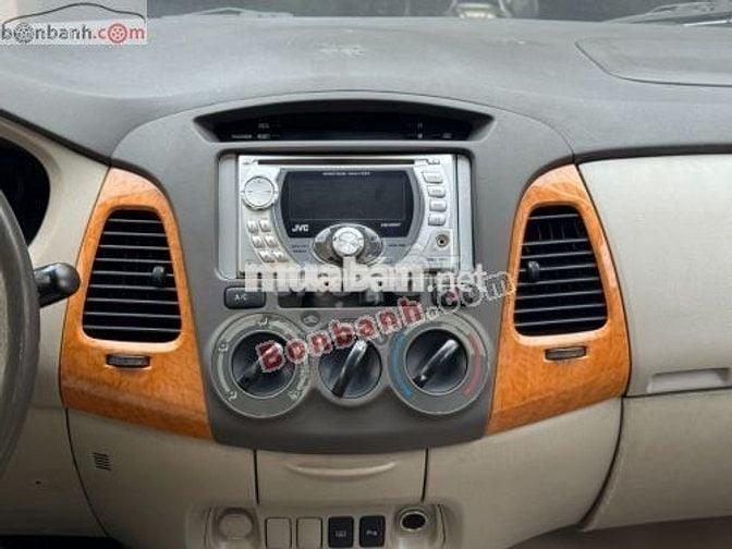 Toyota Innova G 2010
