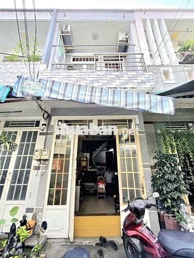 Nhà đường xe hơi gần Phú Mỹ Hưng quận 7