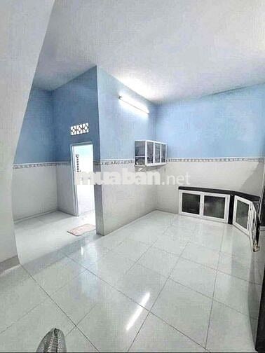Cho thuê nhà lầu trệt 100m2 có sân đậu ô tô - Đông Hoà - Dĩ An