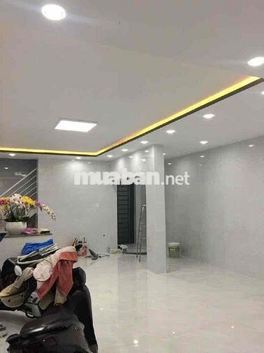 BÁN NHÀ NGAY CHỢ BÌNH LONG BÌNH TÂN NGANG LỚN 10x5M HXH 7M SHR