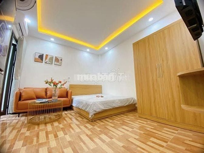 Phòng bảo vệ và thang máy ngõ 228 Nguyễn Trãi