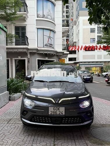 VinFast VFe34 2022 thuê pin tiên phong