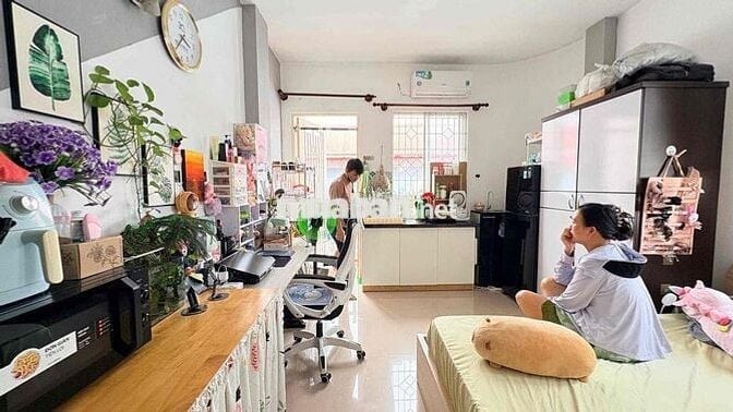 PASS GẤP STUDIO BAN CÔNG CỬA SỔ LỚN FULL TIỆN NGHI NGAY HOÀNG SA QUẬN1