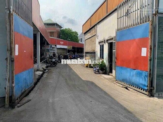 BÁN ĐẤT DIỆN TÍCH 2300M2 THỔ CƯ, MẶT TIỀN NGANG 55M, BẾN LỨC, LONG AN