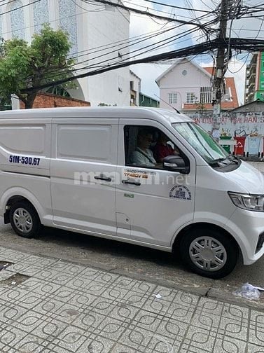 cần tuyển tài xế chạy xe tải van giao hàng giấy