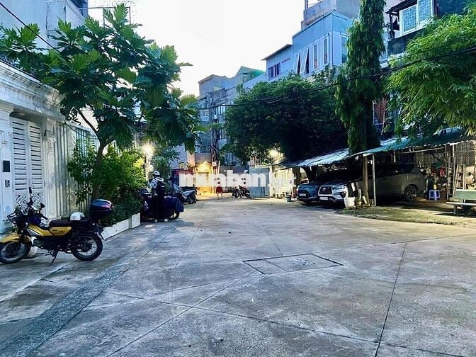 Bán nhà (Vị trí đẹp Quận Bình Thạnh).
