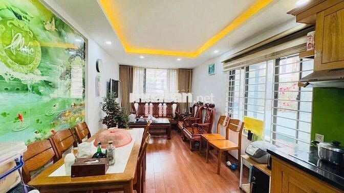 102 Hoàng Đạo Thành. Vị trí nhiều tiện ích, ô tô chạy thoải mái.