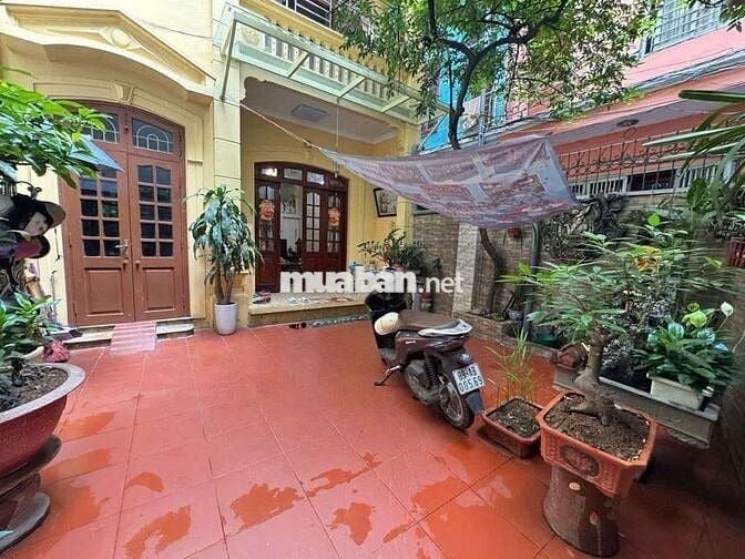 BÁN NHANH BIỆT THỰ SÂN VƯỜN HỒ TÂY - DT 80M - 10M RA Ô TÔ