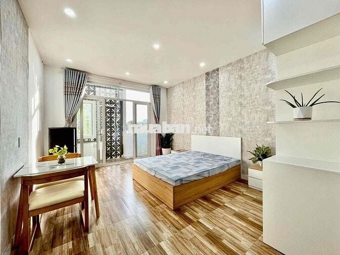Studio Mới Keng Thoáng Mát Có Ban Công Ngay Sân Bay TSN, Giáp Q3 PN