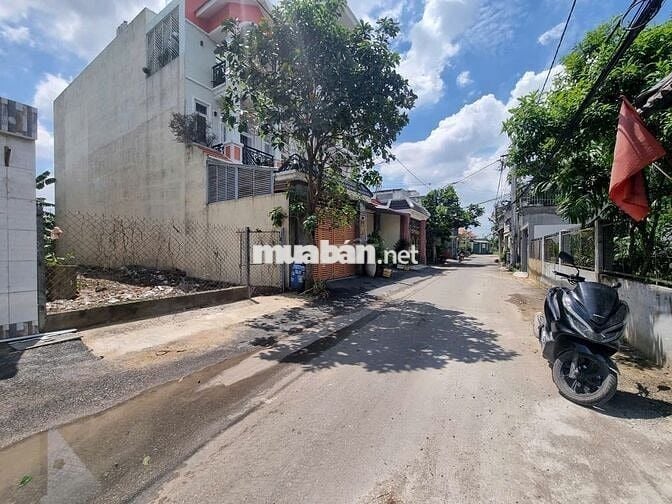 Đất mt APD35 5x35m thổ cư, cách ngã tư Vườn Lài 1km